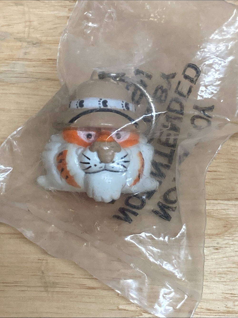 Vintage 1997 Exxon Tiger Keychain Safari Hat Promo Sealed